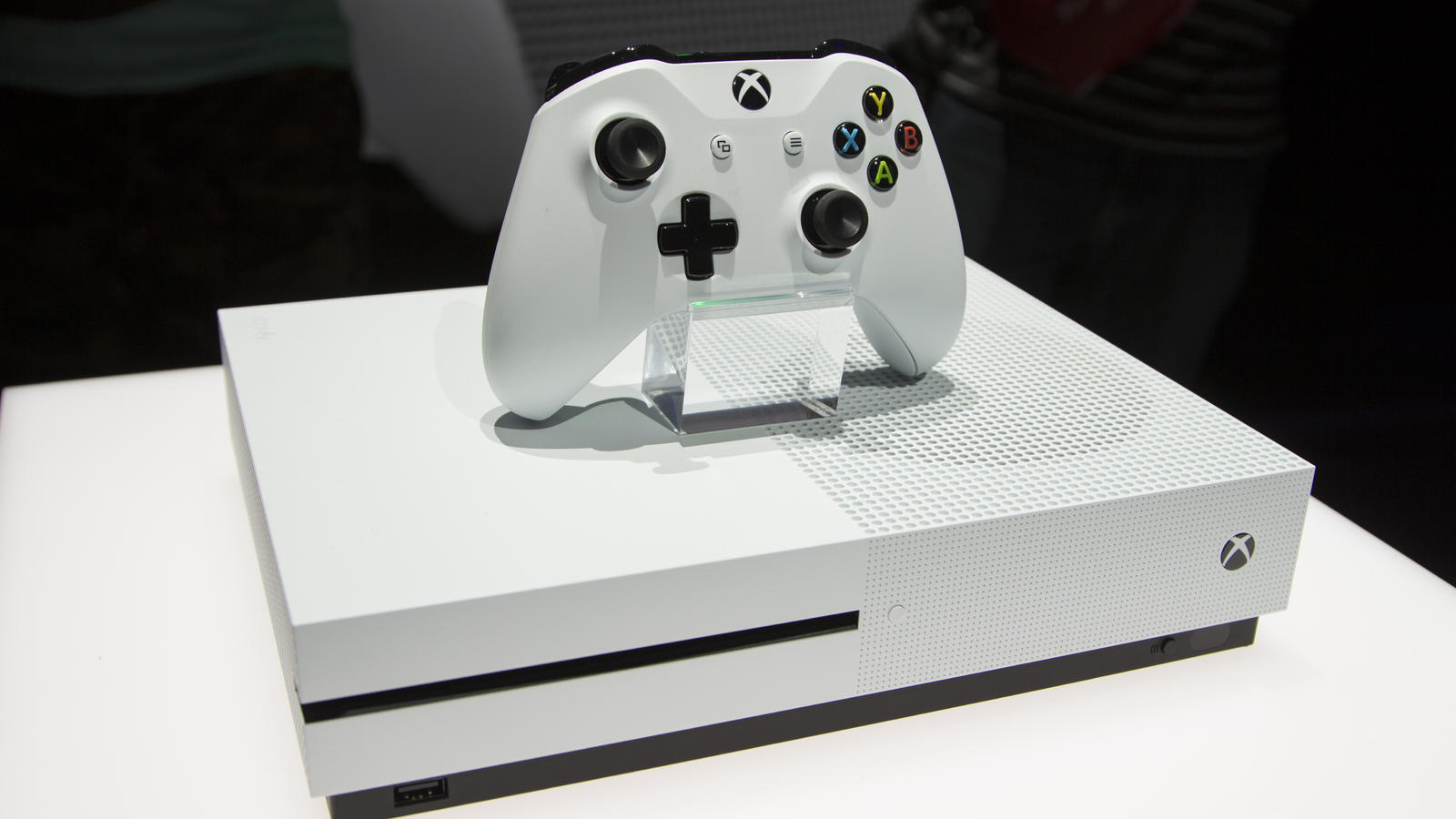 Xbox One S