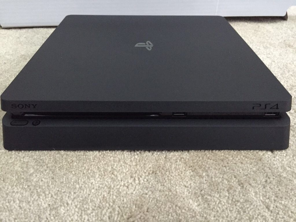 PlayStation 4 Slim leak