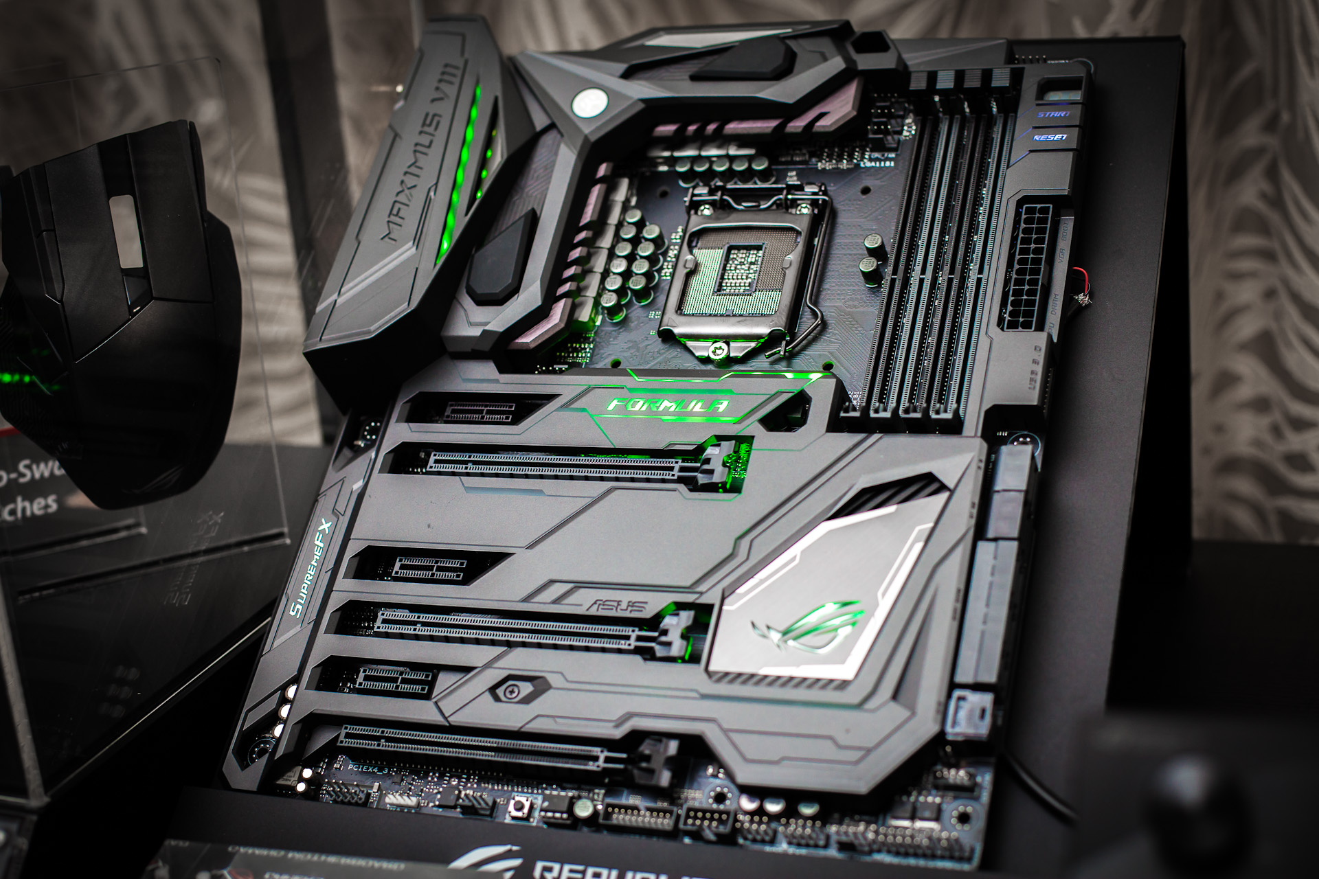 'ASUS ROG MAXIMUS VIII FORMULA