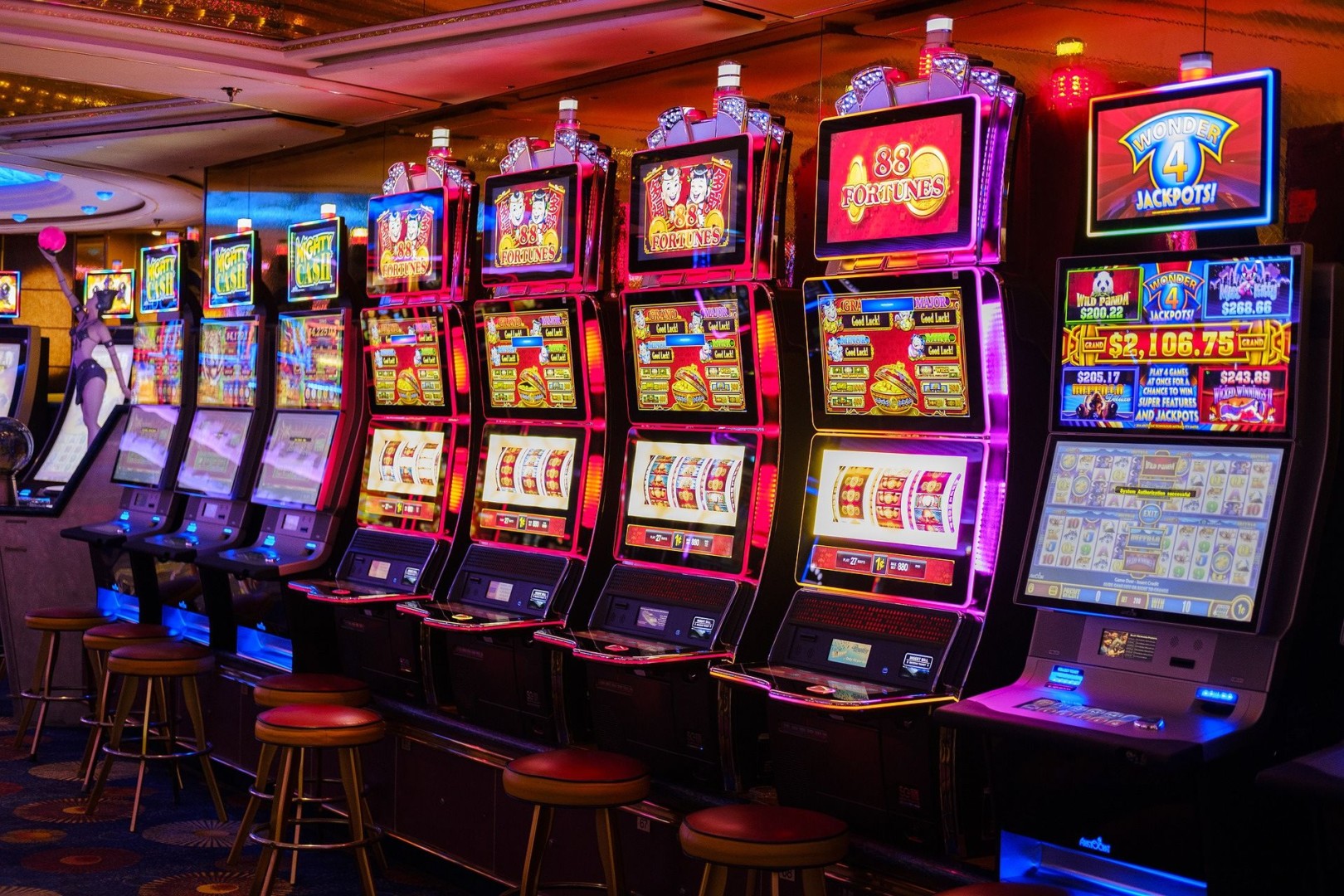 La storia delle slot machine da bar: come nascono